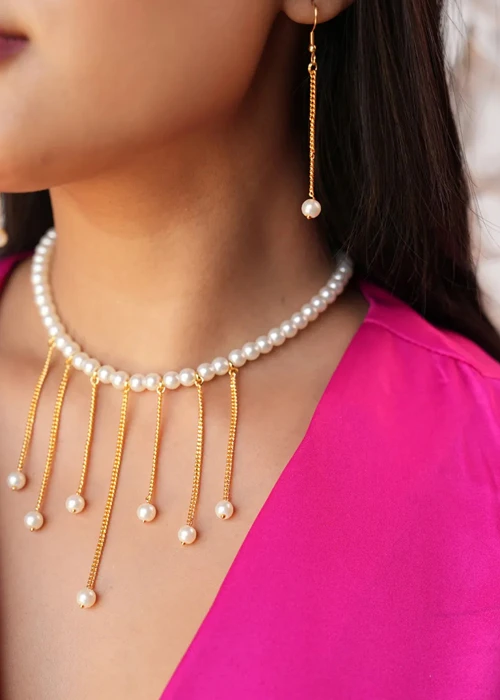 Pearl collar necklace with gold chain drops and matching pearl earrings, contemporary new top jewelry style